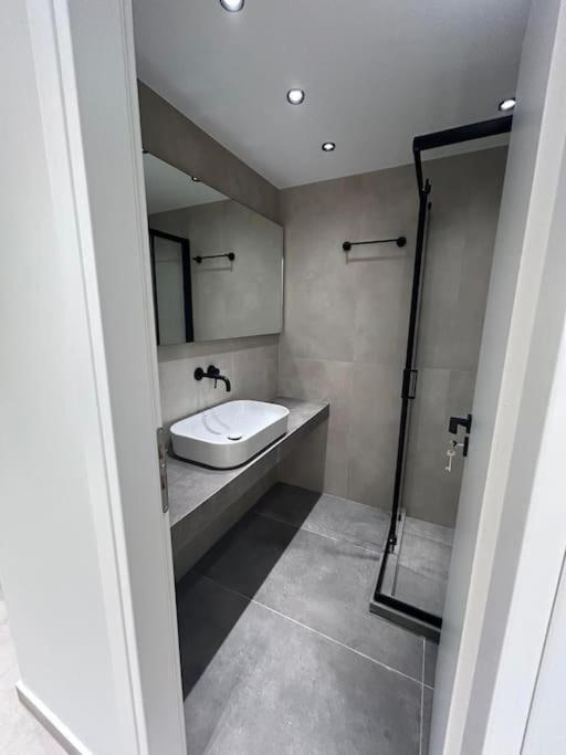 Bluemotion - Just Sleep Apartment Piraeus Ngoại thất bức ảnh